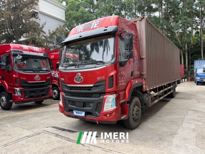 Dongfeng Liuzhou Chenglong H5 245 hp 6X2 9.7 m - грузовик из Китая