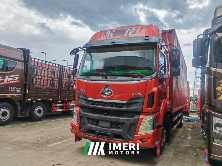 Dongfeng Liuzhou Chenglong H5 220 hp 4X2 7.8 m - грузовик из Китая
