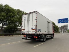 Sinotruk HOWO TS7 350 hp 4X2 6.8 m - фото 5