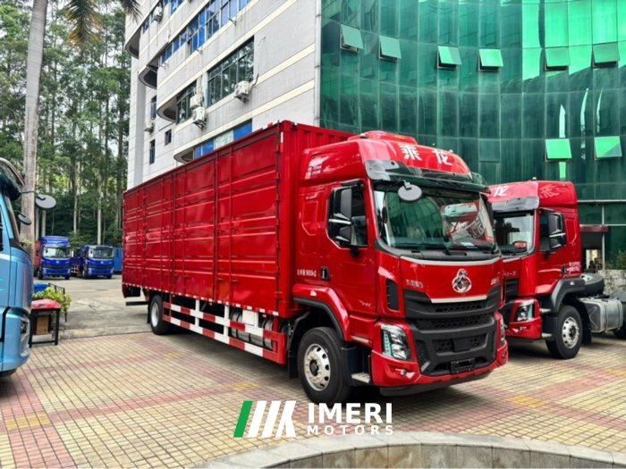 Dongfeng Liuzhou Chenglong H5 290 hp 4X2 9.7 m - грузовик из Китая