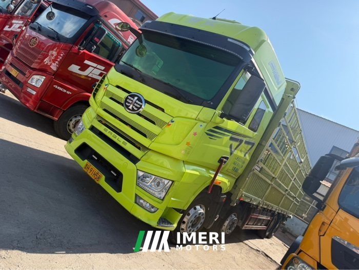 2022 FAW Jiefang J7 560 hp 8X4 9.5 m