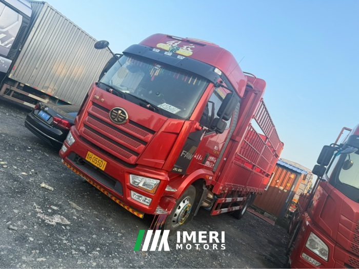 2022 FAW Jiefang J6L 260 hp 4X2 6.75 m