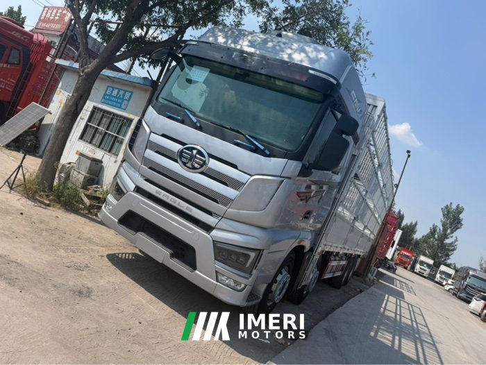 2023 FAW Jiefang J7 460 hp 8X4 9.5 m