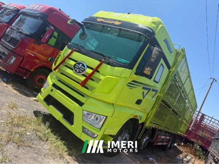 2022 FAW Jiefang J7 560 hp 8X4 9.4 m