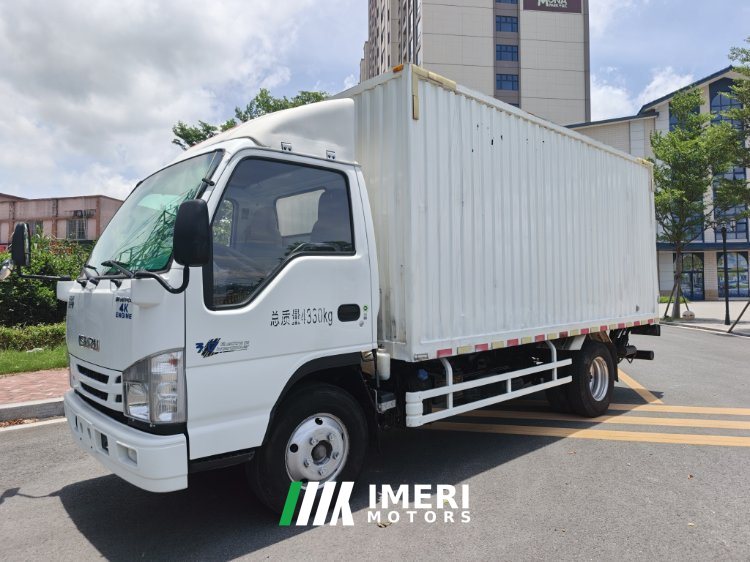 Qingling Isuzu 100P 120 hp 4X2 4.25 m - грузовик из Китая