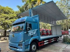 Dongfeng Liuzhou Chenglong H5V 300 hp 4X2 - фото 1