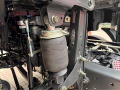 Dongfeng Liuzhou Chenglong H5V 300 hp 4X2 - фото 9