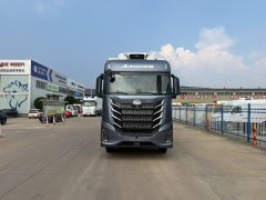 Foton Auman GTL 400 hp 6X2 9.4 m - фото 1