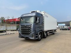 Foton Auman GTL 400 hp 6X2 9.4 m - фото 2