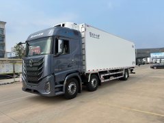 Foton Auman GTL 400 hp 6X2 9.4 m - фото 5