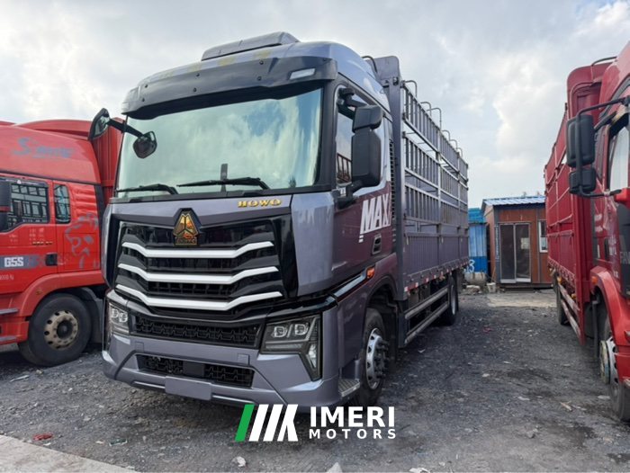Sinotruk HOWO Max 330 hp 4X2 6.75 m - грузовик из Китая
