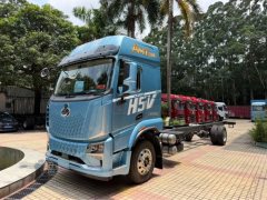 Dongfeng Liuzhou Chenglong H5V 350 hp 4X2 9.7 m - фото 1