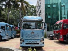 Dongfeng Liuzhou Chenglong H5V 350 hp 4X2 9.7 m - фото 2