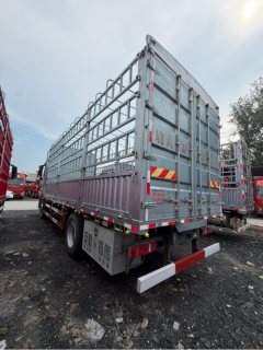 Sinotruk HOWO Max 290 hp 4X2 6.75 m - фото 5