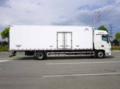 Foton Auman GTL 380 hp 4X2 9.6 m - фото 9