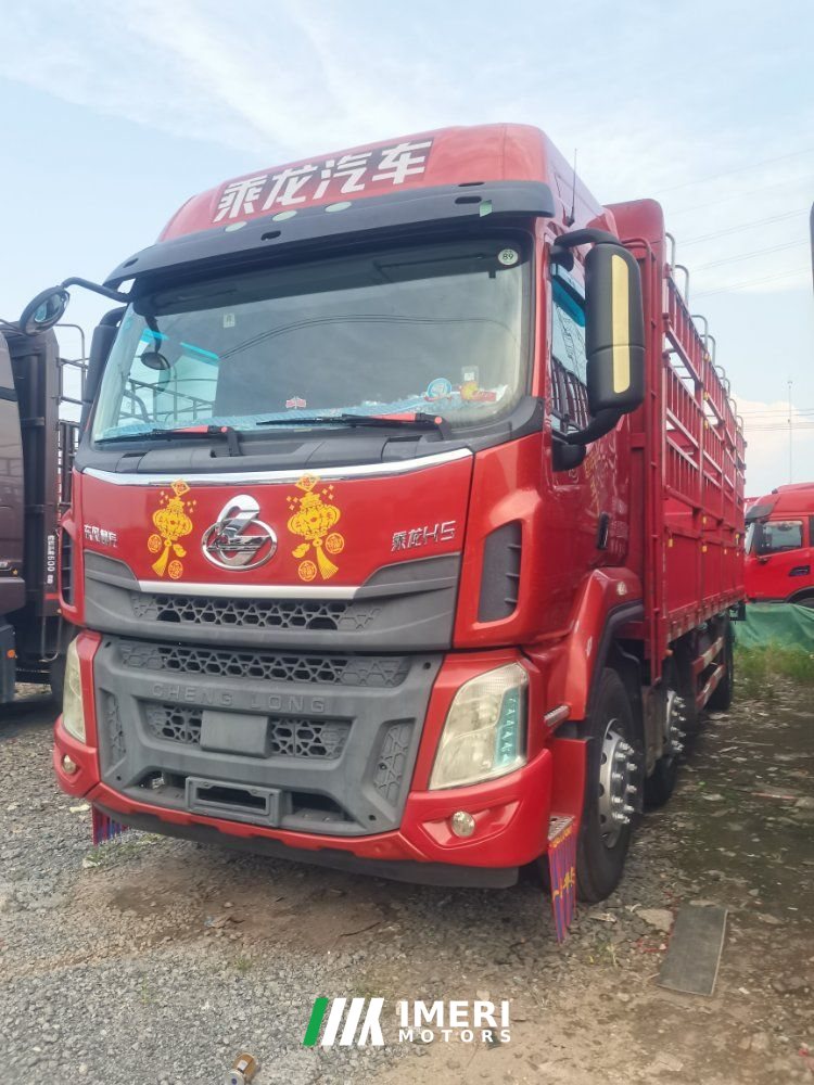 2020 Dongfeng Liuzhou Chenglong H5 290 hp 6X2 7.8 m