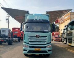 FAW Jiefang J6L 260 hp 4X2 9.8 m - фото 2