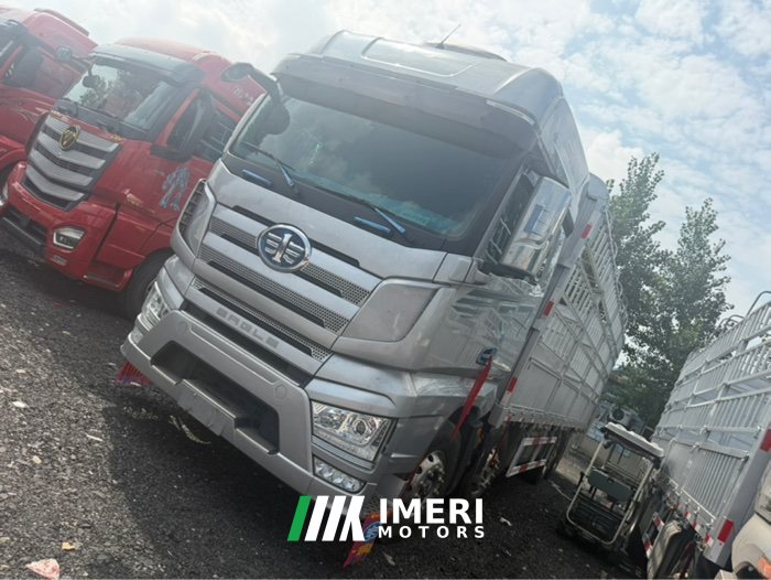 2022 FAW Jiefang J7 460 hp 8X4 9.4 m