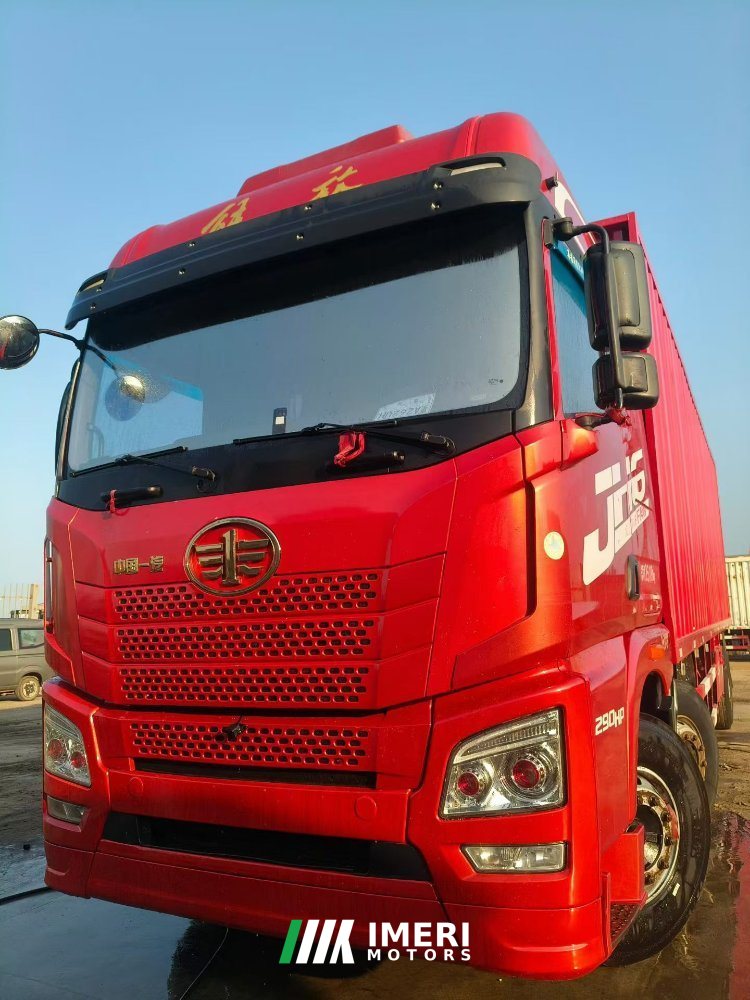 2021 FAW Jiefang JH6 290 hp 6X2 9.4 m