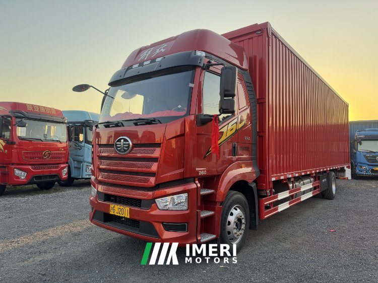 2025 FAW Jiefang J6L 240 hp 4X2 8.2 m