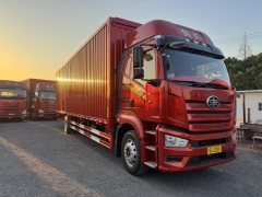 FAW Jiefang J6L 240 hp 4X2 8.2 m - фото 2
