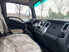 SAIC Yuejin X300 110 hp 4X2 3.3 m - фото 2