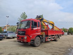 Dongfeng 200 hp 6X2 5.6 m - фото 1