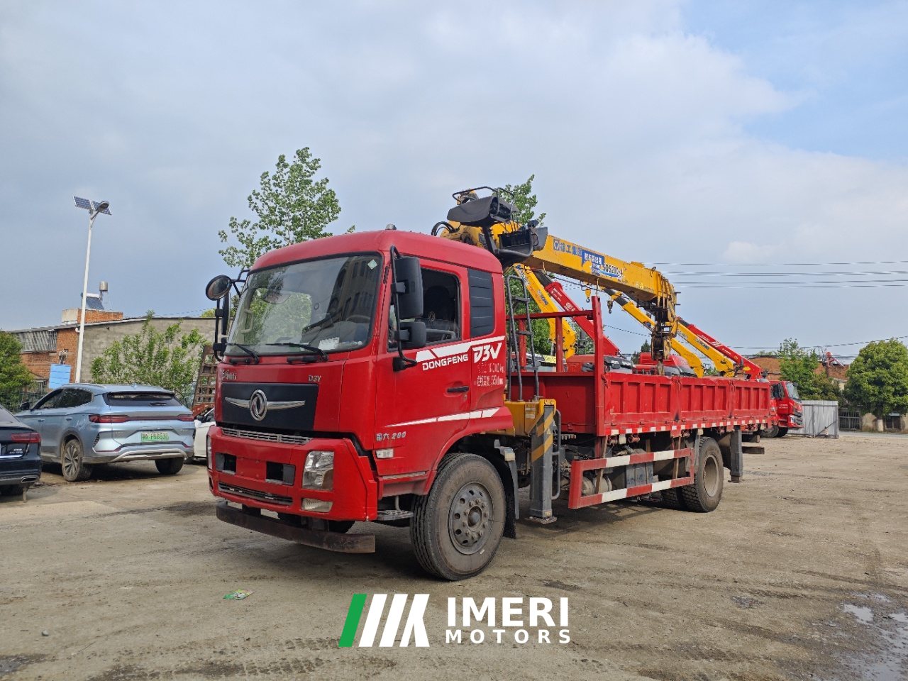 2021 Dongfeng 200 hp 6X2 5.6 m