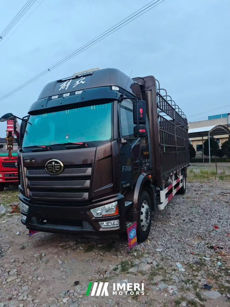 2022 FAW Jiefang J6L 260 hp 4X2 6.75 m
