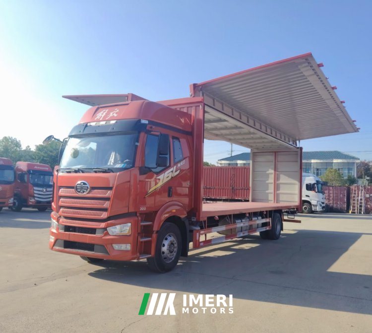 2025 FAW Jiefang J6L 300 hp 4X2 9.75 m