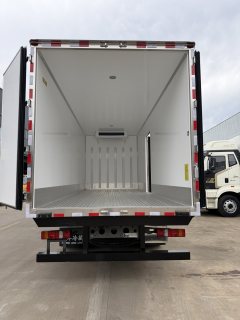 Sinotruk Sitrak C5L 350 hp 4X2 6.8 m - фото 6