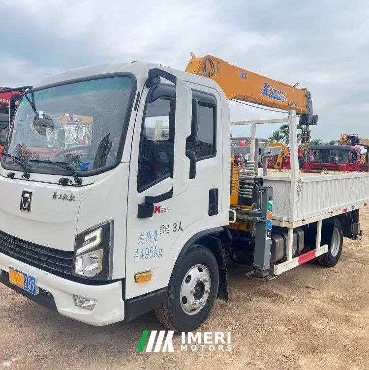 2025 XCMG Sinotruk HOWO light truck 150 hp 4X2 3.4 m