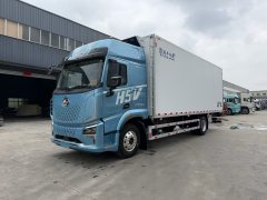 Dongfeng Liuzhou Chenglong H5V 350 hp 4X2 6.8 m - фото 3