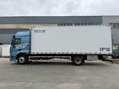 Dongfeng Liuzhou Chenglong H5V 350 hp 4X2 6.8 m - фото 5