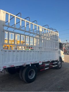 Hyundai 300 143 hp 4X2 4.18 m - фото 3