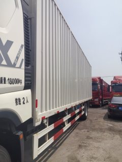Sinotruk HOWO Max 290 hp 4X2 9.6 m - фото 4