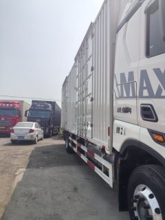 Sinotruk HOWO Max 290 hp 4X2 9.6 m - фото 6