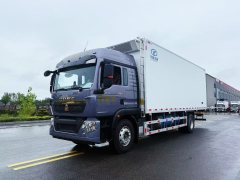 Sinotruk HOWO TX7 330 hp 4X2 7.8 m - фото 1