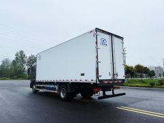 Sinotruk HOWO TX7 330 hp 4X2 7.8 m - фото 8