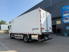 Foton Auman 380 hp 4X2 6.8 m - фото 6