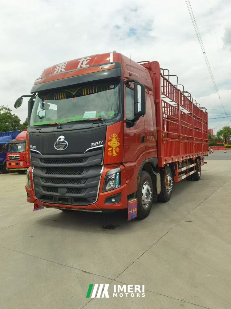 2021 Dongfeng Liuzhou Chenglong H7 330 hp 6X2 9.7 m