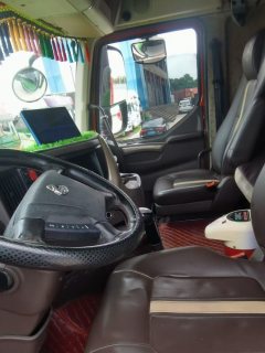 Dongfeng Liuzhou Chenglong H7 330 hp 6X2 9.7 m - фото 7