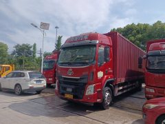 Dongfeng Liuzhou Chenglong H5 240 hp 4X2 9.7 m - фото 1