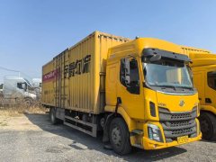 Dongfeng Liuzhou Chenglong M3 200 hp 4X2 8.3 m - фото 1