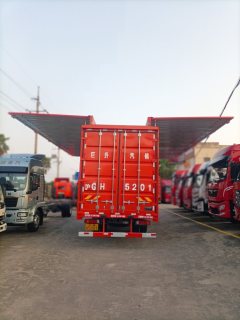 Sinotruk Sitrak G5 290 hp 4X2 9.7 m - фото 4