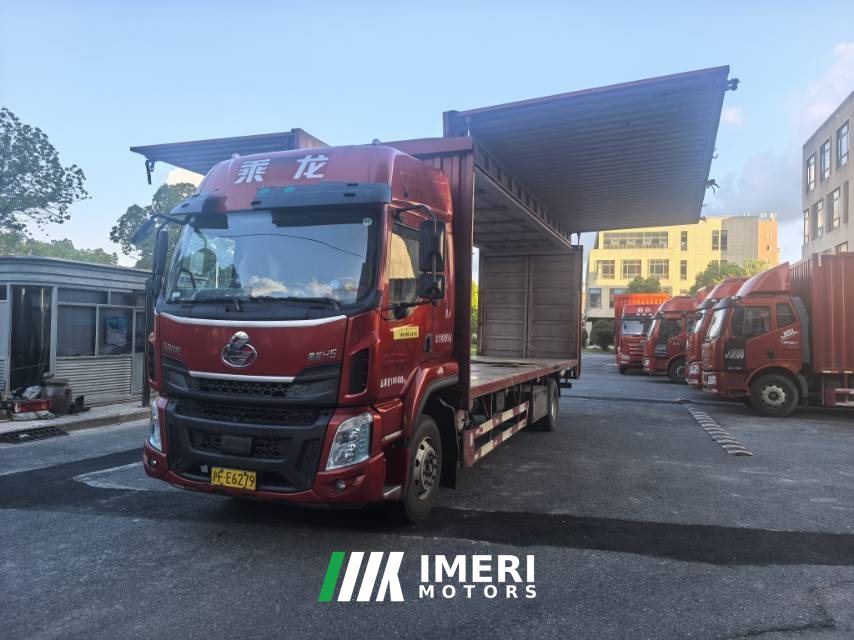 2020 Dongfeng Liuzhou Chenglong H5 200 hp 4X2 8.3 m