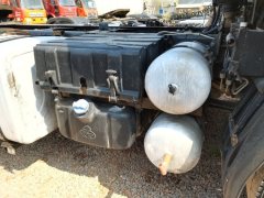 Dongfeng Liuzhou Chenglong M7 430 hp 6X4 - фото 5