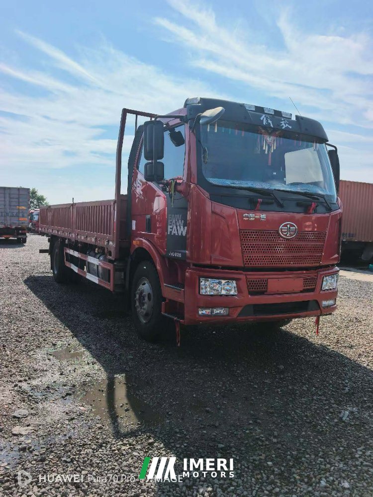 2022 FAW Jiefang J6L 220 hp 4X2 6.75 m