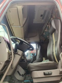 Dongfeng Liuzhou Chenglong H5 240 hp 4X2 6.8 m - фото 7
