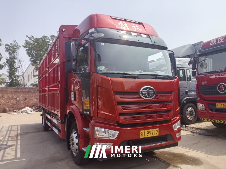 2025 FAW Jiefang J6L 260 hp 4X2 6.75 m